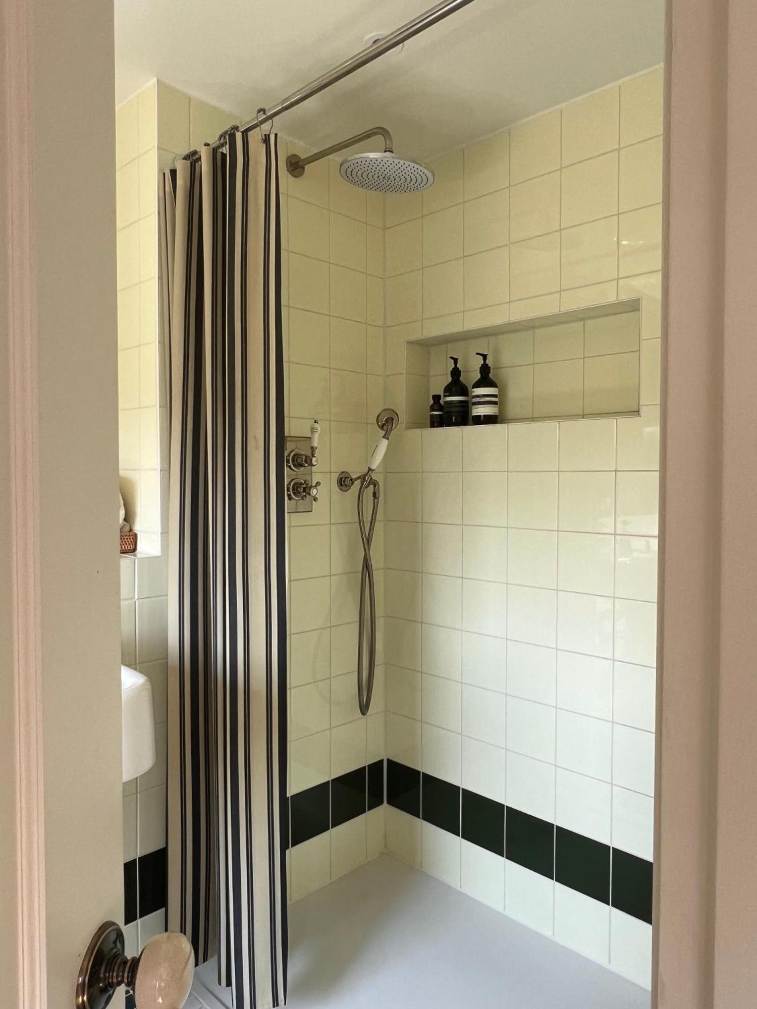 Entire Spacious Loft Studio-own Bathroom & Kitchen Within Victorian Terraced Habitación en casa particular *